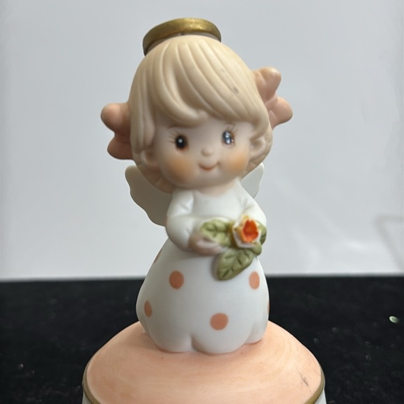 Vintage Lefton's Musical Treasures "Angel of the Month" figurine for March - Picture 5 of 8